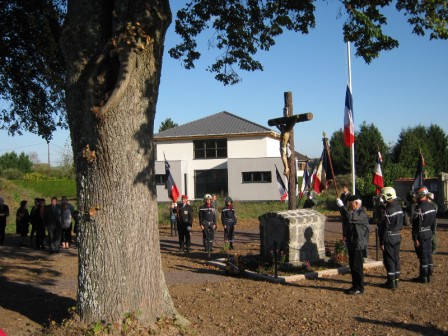 CeremonieLiberationFremenil_02.jpg