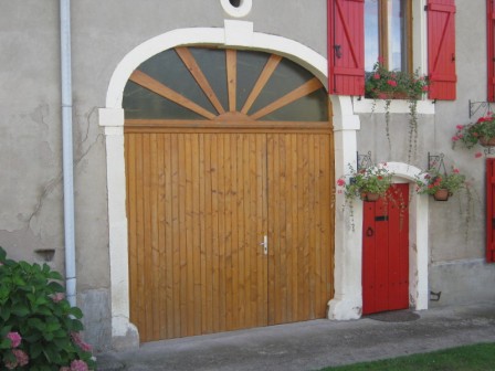 Porte_Grange_renovee.jpg